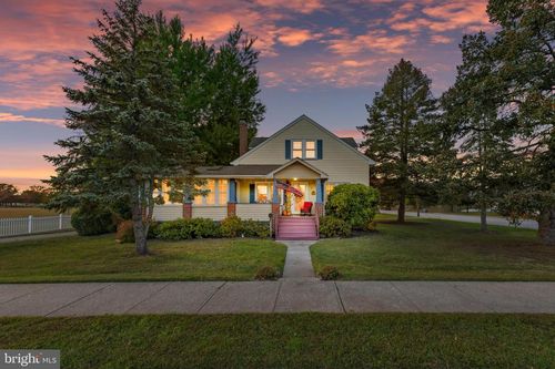 73 N Broadway, PENNSVILLE, NJ, 08070-1753 | Card Image