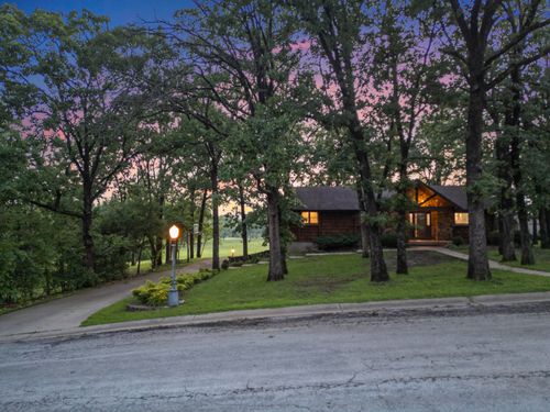 1004 White Oak Dr, El Dorado Springs, MO, 64744-1074 | Card Image