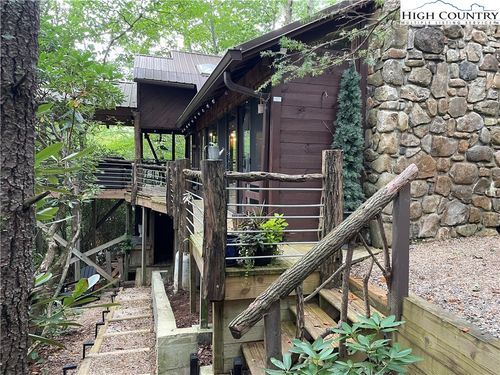 99 Longview Rd, Newland, NC, 28657-8361 | Card Image
