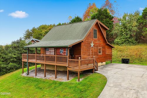 429 Keegan Dr, Pigeon Forge, TN, 37863-5229 | Card Image