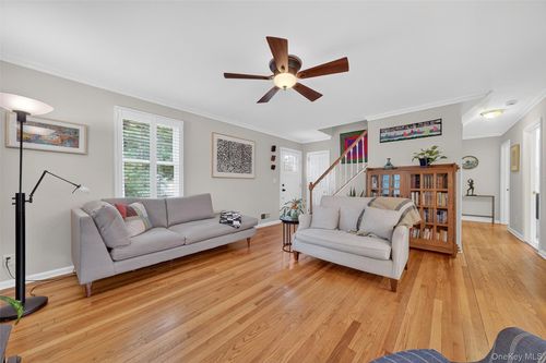 75 Lexington Dr, Croton-On-Hudson, NY, 10520-2826 | Card Image