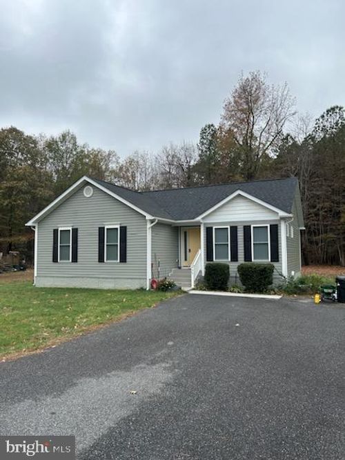 435 Wakefield Dr, COLONIAL BEACH, VA, 22443-4140 | Card Image