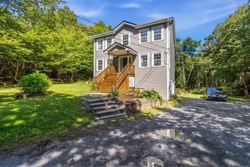 35 Tomahawk Run, House with 3 bedrooms, 3 bathrooms and 1 parking in Hammonds Plains NS | Card Image