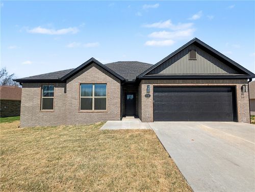 18 Hillswick Dr, Bella Vista, AR, 72715-5706 | Card Image