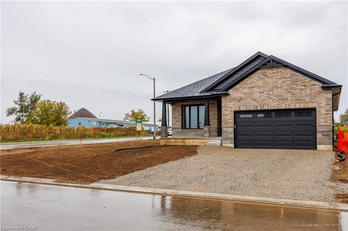 93 Duchess Dr, Delhi, ON, N4B0B3 | Card Image