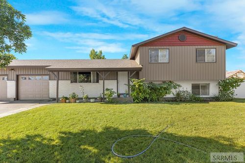660 Butterfly Dr, Idaho Falls, ID, 83401-3771 | Card Image