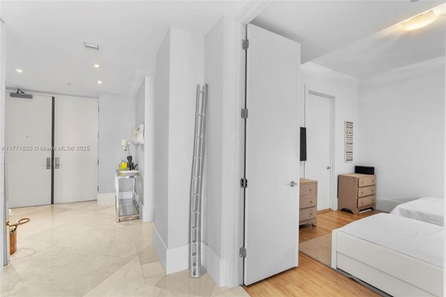 APT-1810 - 100 S Pointe Dr, Condo with 3 bedrooms, 3 bathrooms and null parking in Miami Beach FL | Image 11