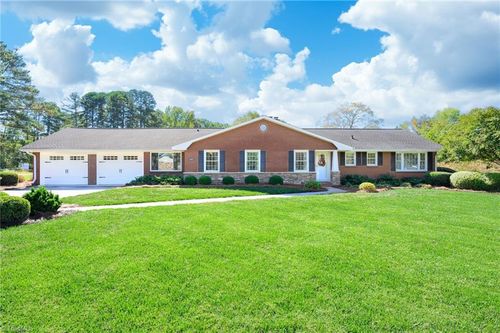 1497 Friedberg Church Rd, Winston Salem, NC, 27127-9040 | Card Image