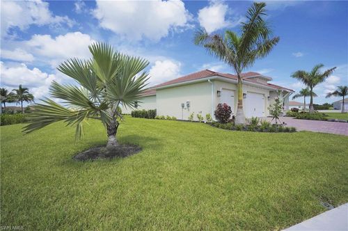 18698 Royal Hammock Blvd, NAPLES, FL, 34114-9020 | Card Image
