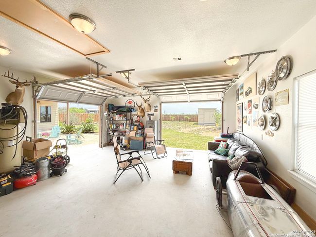 1208 Devine Dr, House other with 3 bedrooms, 2 bathrooms and null parking in Devine TX | Image 26