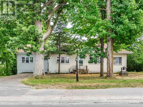 36 North St, Bobcaygeon, ON, K0M1A0 | Card Image