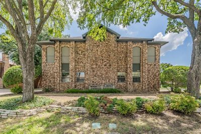 5600 Cancun Drive, Townhouse with 2 bedrooms, 2 bathrooms and null parking in North Richland Hills TX | Image 1