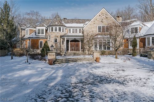 7955 Gray Eagle Chase, Gates Mills, OH, 44040-9777 | Card Image