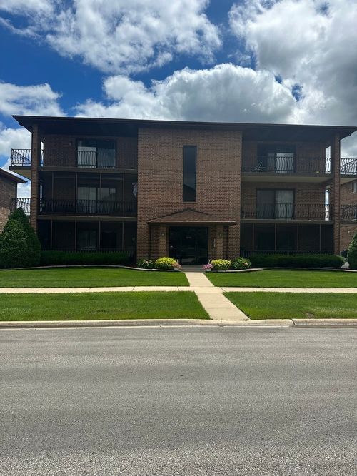 1n-16743 Paxton Ave, Tinley Park, IL, 60477-6677 | Card Image