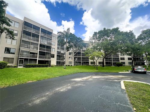 apt-215-1100 Colony Point Cir, Pembroke Pines, FL, 33026-2933 | Card Image