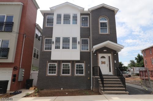 32 Garibaldi Ave, Newark, NJ, 07114-2110 | Card Image