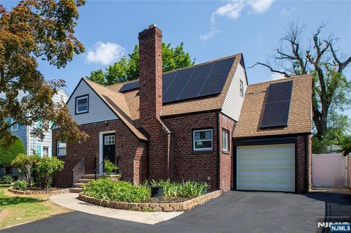 21 Beveridge St, Teaneck, NJ, 07666-6057 | Card Image