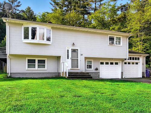 24 Gifford Ln, Bozrah, CT, 06334-1325 | Card Image
