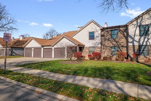 a1-876 Stradford Cir, Buffalo Grove, IL, 60089-3370 | Card Image