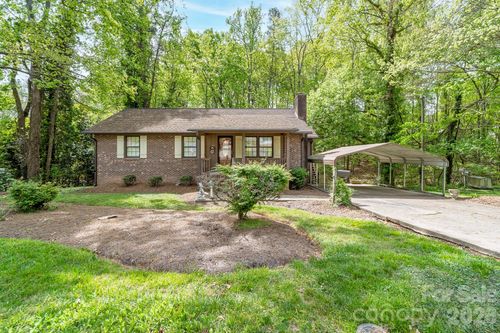 412 E Poplar St, Stanley, NC, 28164-1668 | Card Image