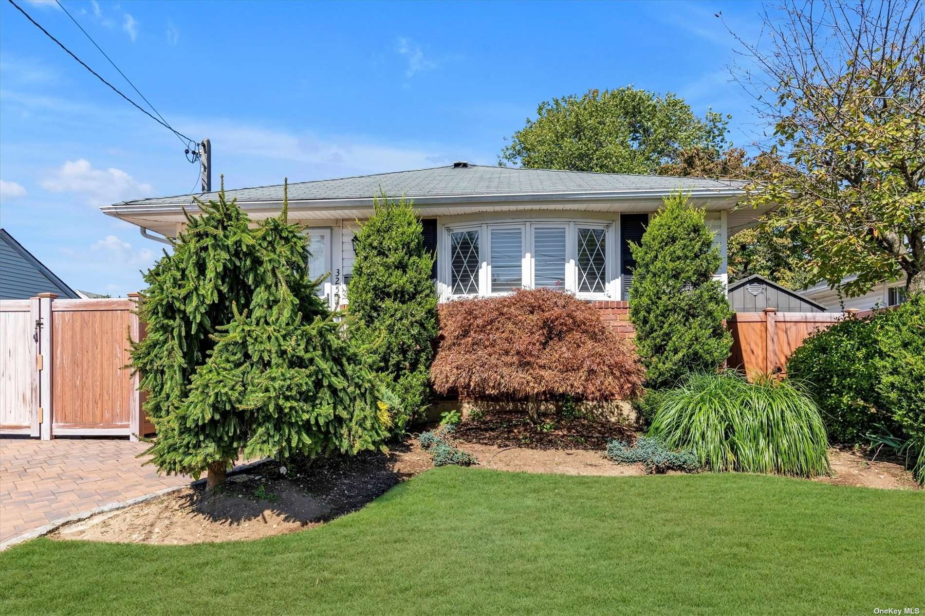 Michigan Ave, Massapequa, NY 11758