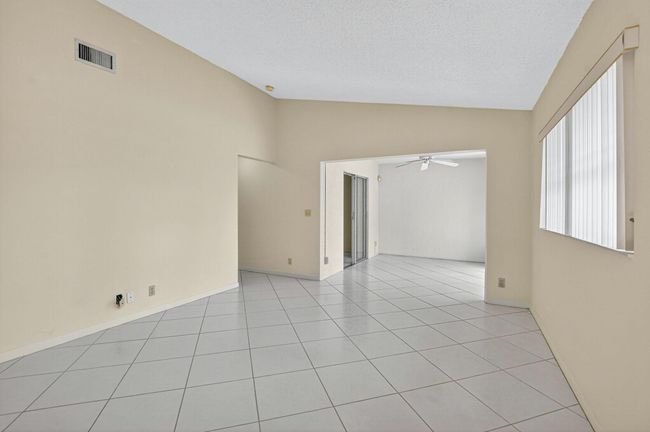 8129 Springtree Rd, Condo with 2 bedrooms, 2 bathrooms and null parking in Boca Raton FL | Image 9