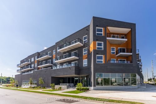 424-430 Essa Rd, Barrie, ON, L4N9J7 | Card Image