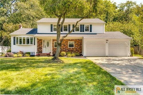11 Vincent Ave, Kendall Park, NJ, 08824-1721 | Card Image