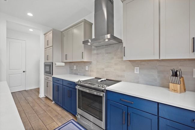 8330 Abalone Loop, House other with 3 bedrooms, 3 bathrooms and null parking in Parrish FL | Image 13