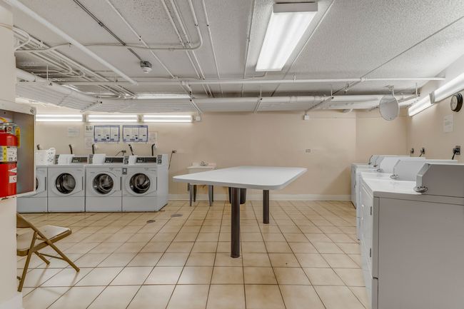 APT-214 - 5550 Astor Ln, Condo with 2 bedrooms, 1 bathrooms and 2 parking in Rolling Meadows IL | Image 19