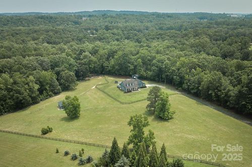 355 Night Lark Ln, Campobello, SC, 29322-8246 | Card Image