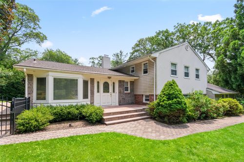 21 Kodiak Dr, Woodbury, NY, 11797-2704 | Card Image