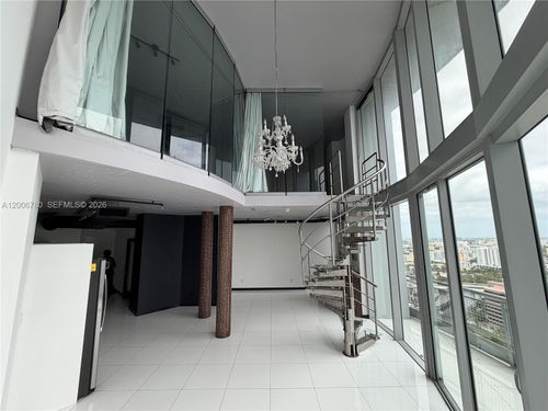 phi-01-690 Sw 1st Ct, MIAMI, FL, 33130-2991 | Card Image