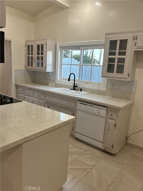 20405 Oxnard, Woodland Hills, CA, 91367 | Card Image