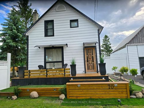 70 Belleville St, Wellington, ON, K0K3L0 | Card Image