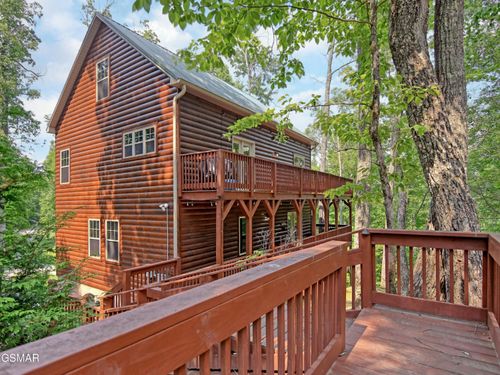 4536 Powdermill Estates Rd, Sevierville, TN, 37876-6104 | Card Image