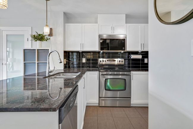 406 - 306 Sixth St, Condo with 1 bedrooms, 1 bathrooms and 1 parking in New Westminster BC | Image 12