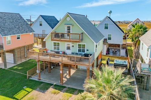 207 Sandpebble Pl, Surfside Beach, TX, 77541-8508 | Card Image