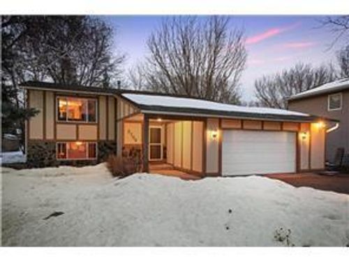 5798 213th St N, Forest Lake, MN, 55025-9589 | Card Image