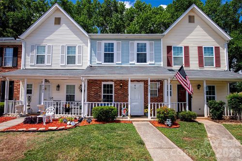 6137 Windsor Gate Ln, Charlotte, NC, 28215-4205 | Card Image