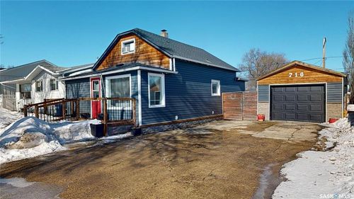716 1st Street, Kipling, SK, S0G2S0 | Card Image