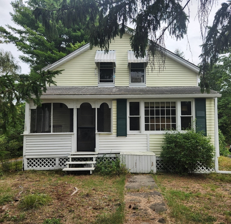 Sanders St, Athol, MA 01331