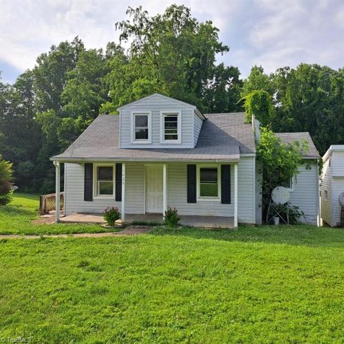 5426 Cedarbrook Rd, Jonesville, NC, 28642-9585 | Card Image
