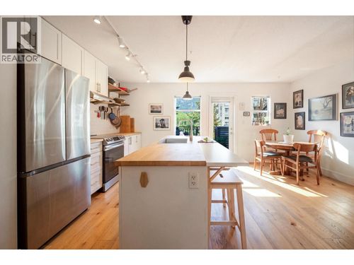 38228 Eaglewind Blvd, Squamish, BC, V8B0T2 | Card Image