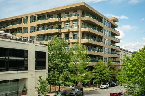 apt-404-21 Battery Park Ave, Asheville, NC, 28801-2762 | Card Image