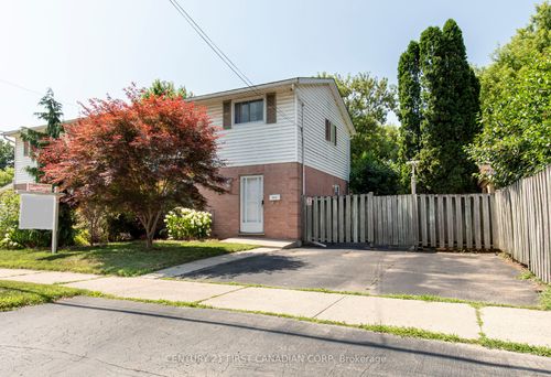 862 Trafalgar St, London, ON, N5Z4W4 | Card Image