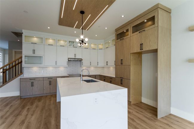 10897 Morrisette Pl, House other with 6 bedrooms, 5 bathrooms and 4 parking in Maple Ridge BC | Image 6