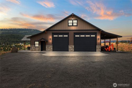 950 Leo Ln, Cle Elum, WA, 98922-6313 | Card Image