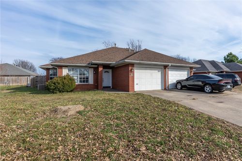 1909 & 1911 S F Street, Rogers, AR, 72758 | Card Image