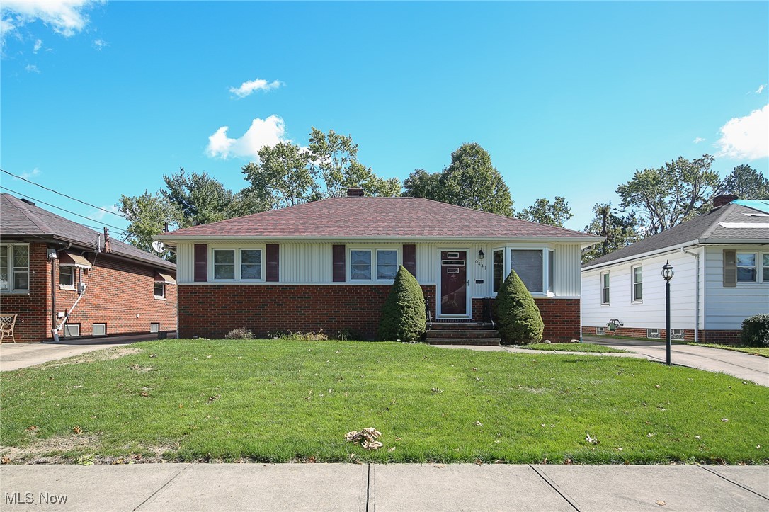 Mandalay Dr, Parma Heights, OH 44130